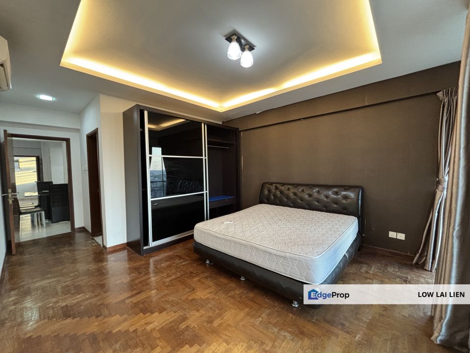 Molek Pine 1 3-Bedroom Condo For Sale, Johor, Johor Bahru