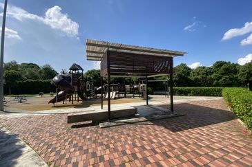 Elemence Denai Alam Cluster House