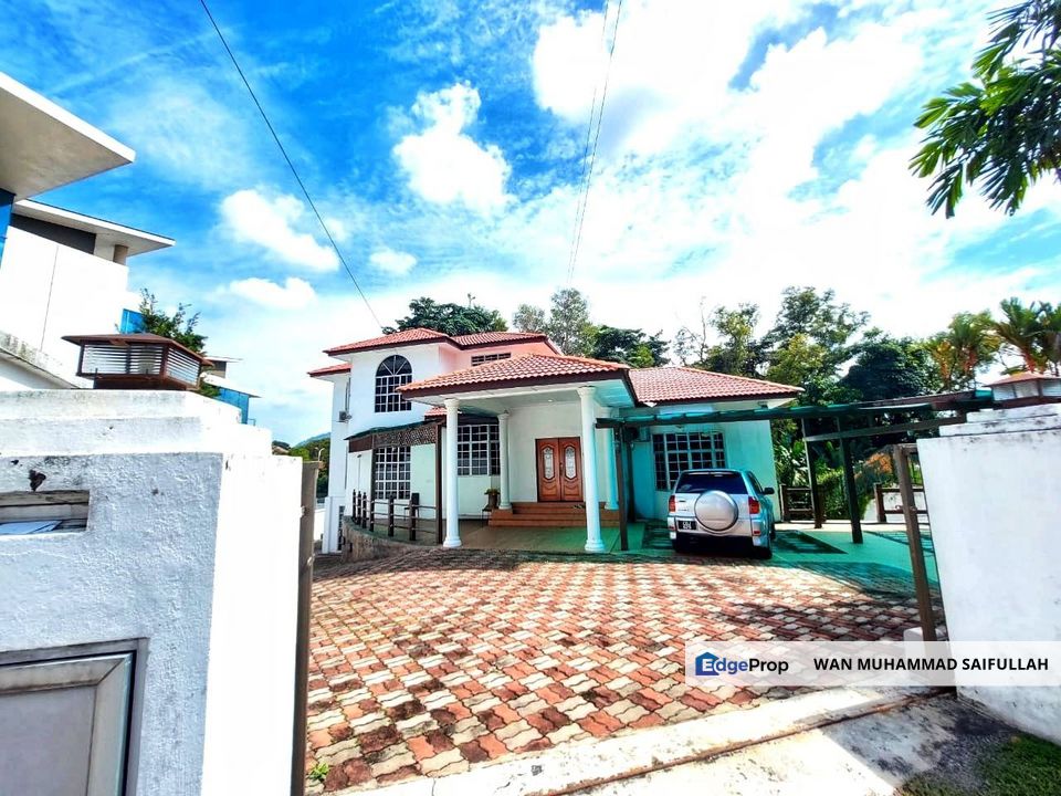 3 Storey Bungalow Putra Hills Bukit Rahman Putra for Rental RM18,000