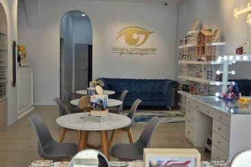 3 storey shop office tenanted Paka Dungun Terangganu