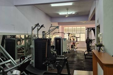 3 storey shop office tenanted Paka Dungun Terangganu