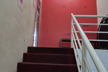 3 storey shop office tenanted Paka Dungun Terangganu