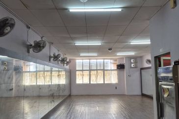 3 storey shop office tenanted Paka Dungun Terangganu