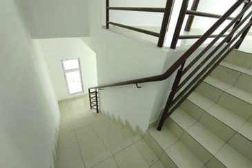 IMPIANA VILLA @TAMAN TUANKU JAAFAR