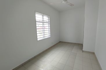 IMPIANA VILLA @TAMAN TUANKU JAAFAR