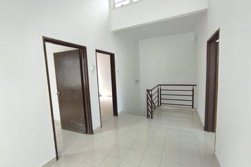 IMPIANA VILLA @TAMAN TUANKU JAAFAR