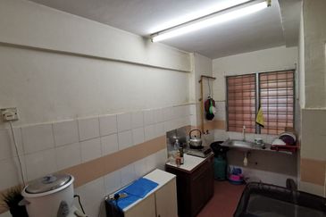 Pangsapuri Putra Damai