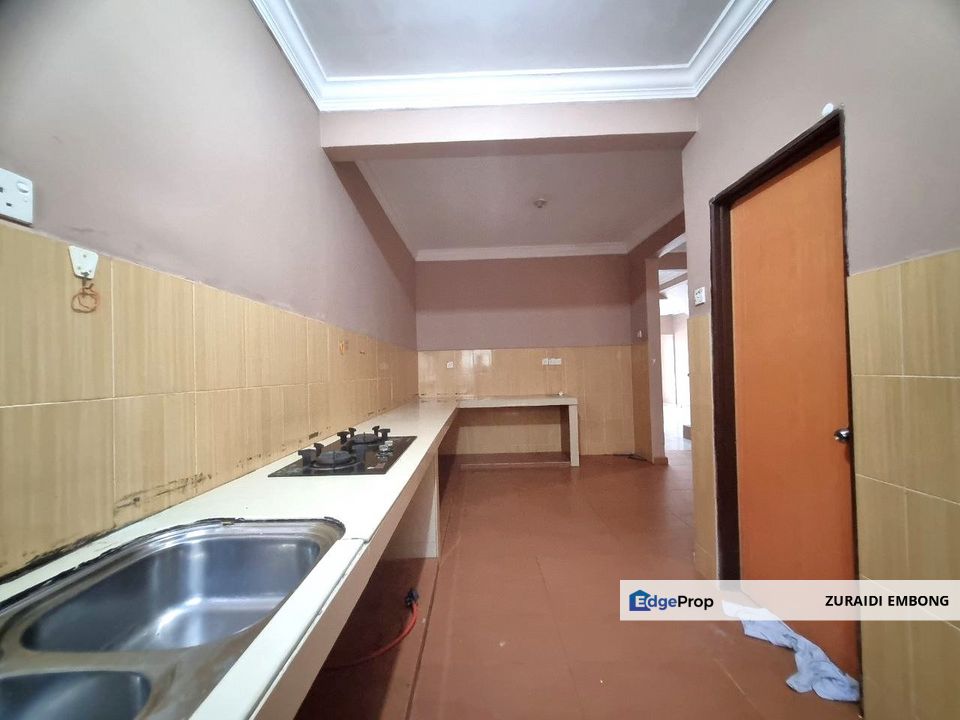 FOR SALE / UNTUK DIJUAL Taman SAUJANA UTAMA (SU 1) Sungai Buloh Selangor Rumah Teres 2 Tingkat, Facing Open Renovated with table top , Selangor, Sungai Buloh