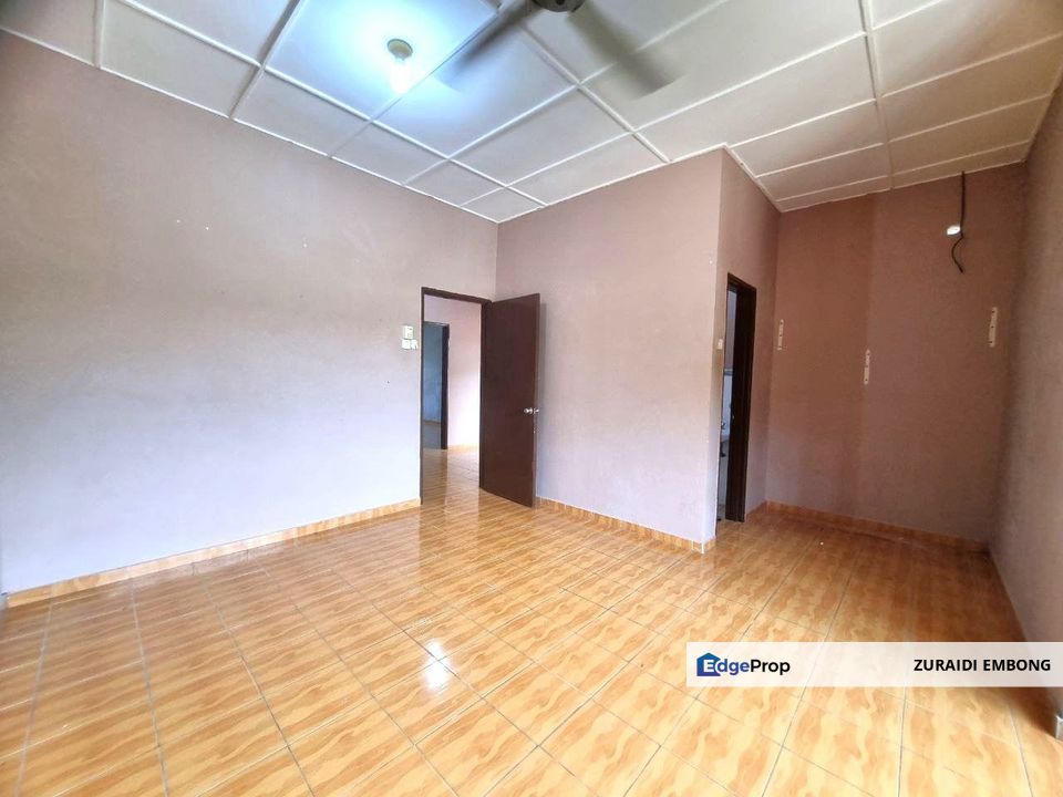 FOR SALE / UNTUK DIJUAL Taman SAUJANA UTAMA (SU 1) Sungai Buloh Selangor Rumah Teres 2 Tingkat, Facing Open Renovated with table top , Selangor, Sungai Buloh