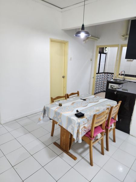 FOR RENT / UNTUK DI SEWA Ixora Apartment Taman Wangsa Permai Bandar Sri Damansara Kepong Kuala Lumpur Renovated With Kitchen Cabinet and FREE Internet, Kuala Lumpur, Kepong