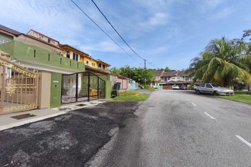 Taman Saujana Puchong