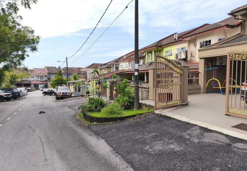 Taman Saujana Puchong