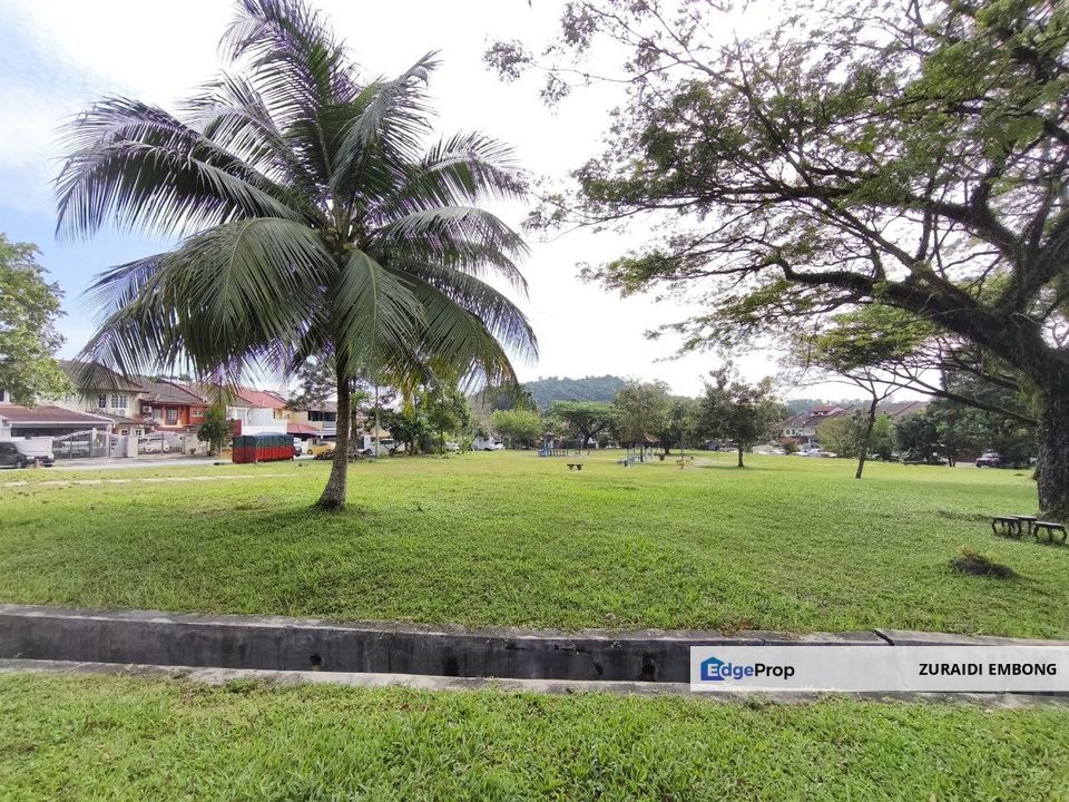 FOR SALE / UNTUK DIJUAL Taman Saujana Puchong Renovated With Kitchen Cabinet Table top, Extended Kitchen Facing Open, Selangor, Puchong South