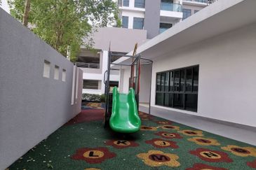 Aura Residence @ Precint 8