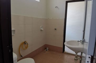 TAMAN SRI PINANG (LABU)