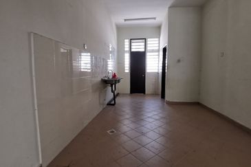 TAMAN SRI PINANG (LABU)