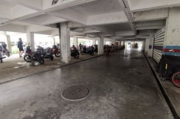 Flat PKNS, Seksyen 24