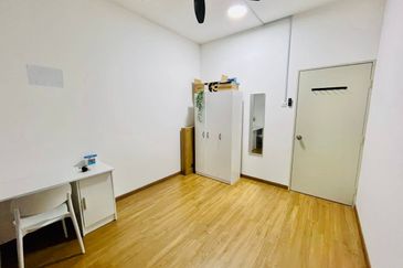 FOR SALE  Residensi Anggerik Wira Hulu Langat, Selangor. UNBLOCK VIEW & Fully Furnished Apartment