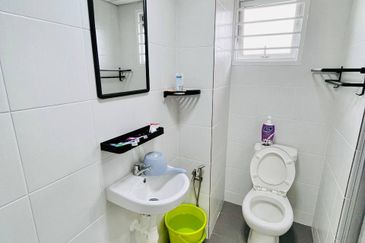 FOR SALE  Residensi Anggerik Wira Hulu Langat, Selangor. UNBLOCK VIEW & Fully Furnished Apartment