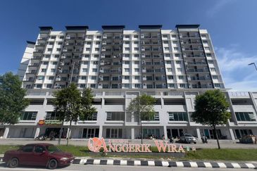 FOR SALE  Residensi Anggerik Wira Hulu Langat, Selangor. UNBLOCK VIEW & Fully Furnished Apartment