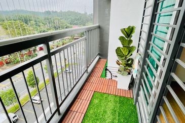 FOR SALE  Residensi Anggerik Wira Hulu Langat, Selangor. UNBLOCK VIEW & Fully Furnished Apartment