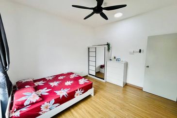 FOR SALE  Residensi Anggerik Wira Hulu Langat, Selangor. UNBLOCK VIEW & Fully Furnished Apartment