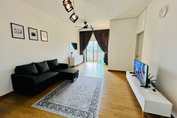 FOR SALE  Residensi Anggerik Wira Hulu Langat, Selangor. UNBLOCK VIEW & Fully Furnished Apartment