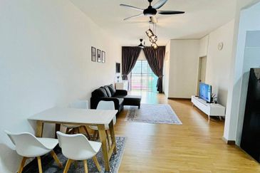 FOR SALE  Residensi Anggerik Wira Hulu Langat, Selangor. UNBLOCK VIEW & Fully Furnished Apartment