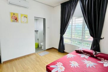 FOR SALE  Residensi Anggerik Wira Hulu Langat, Selangor. UNBLOCK VIEW & Fully Furnished Apartment