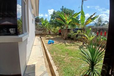 TAMAN ANGGERIK UTAMA