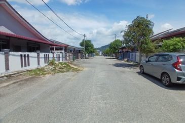 TAMAN ANGGERIK UTAMA