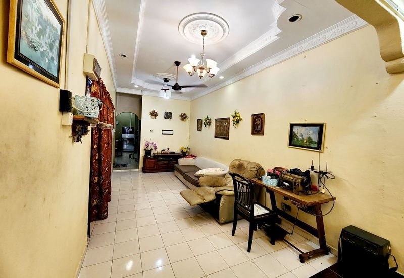 FOR SALE   Renovated Jalan Tanjung Agas  Jalan Kebun Seksyen 30  Single Storey House  Shah Alam.