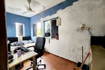 FOR SALE   Renovated Jalan Tanjung Agas  Jalan Kebun Seksyen 30  Single Storey House  Shah Alam.