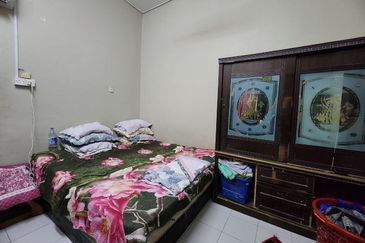 FOR SALE   Renovated Jalan Tanjung Agas  Jalan Kebun Seksyen 30  Single Storey House  Shah Alam.