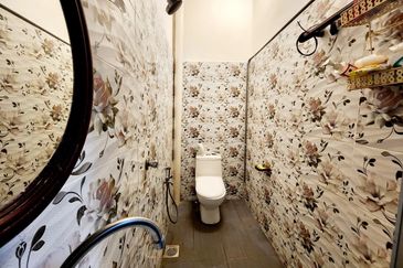 FOR SALE   Renovated Jalan Tanjung Agas  Jalan Kebun Seksyen 30  Single Storey House  Shah Alam.