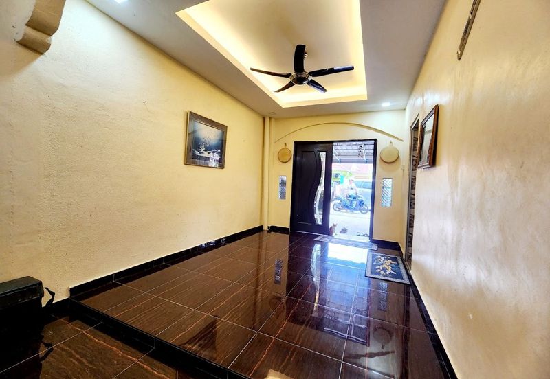 FOR SALE   Renovated Jalan Tanjung Agas  Jalan Kebun Seksyen 30  Single Storey House  Shah Alam.