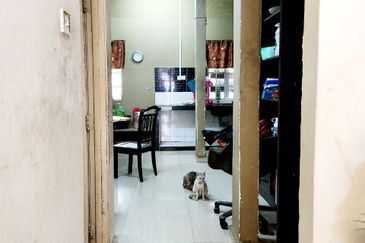 FOR SALE   Renovated Jalan Tanjung Agas  Jalan Kebun Seksyen 30  Single Storey House  Shah Alam.