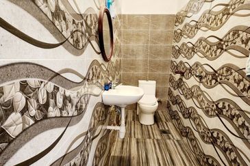 FOR SALE   Renovated Jalan Tanjung Agas  Jalan Kebun Seksyen 30  Single Storey House  Shah Alam.