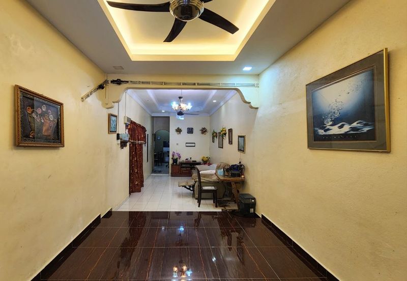 FOR SALE   Renovated Jalan Tanjung Agas  Jalan Kebun Seksyen 30  Single Storey House  Shah Alam.