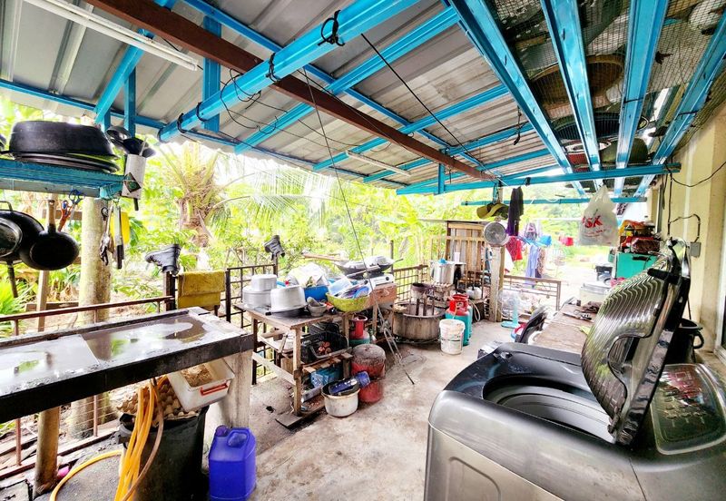 FOR SALE   Renovated Jalan Tanjung Agas  Jalan Kebun Seksyen 30  Single Storey House  Shah Alam.