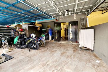 FOR SALE   Renovated Jalan Tanjung Agas  Jalan Kebun Seksyen 30  Single Storey House  Shah Alam.