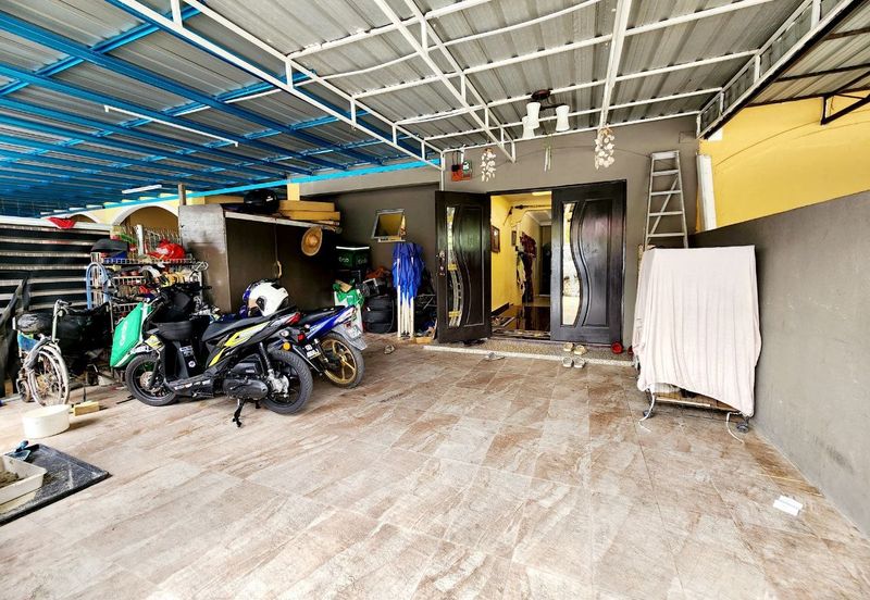 FOR SALE   Renovated Jalan Tanjung Agas  Jalan Kebun Seksyen 30  Single Storey House  Shah Alam.