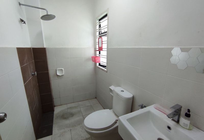 Taman Muzaffar Heights