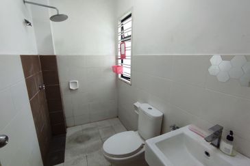 Taman Muzaffar Heights