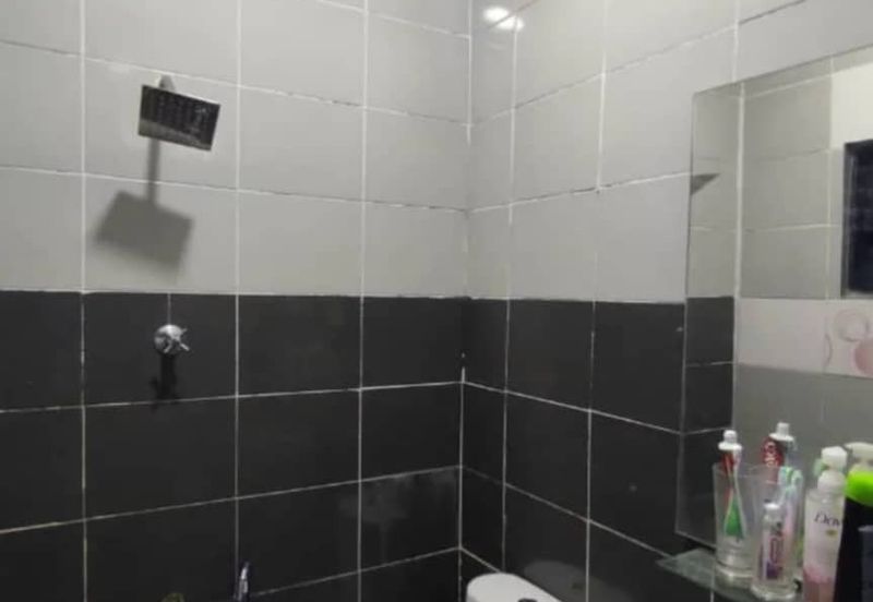 Taman Baiduri, Dengkil