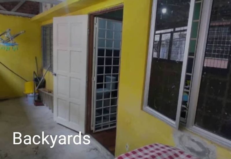 Taman Baiduri, Dengkil