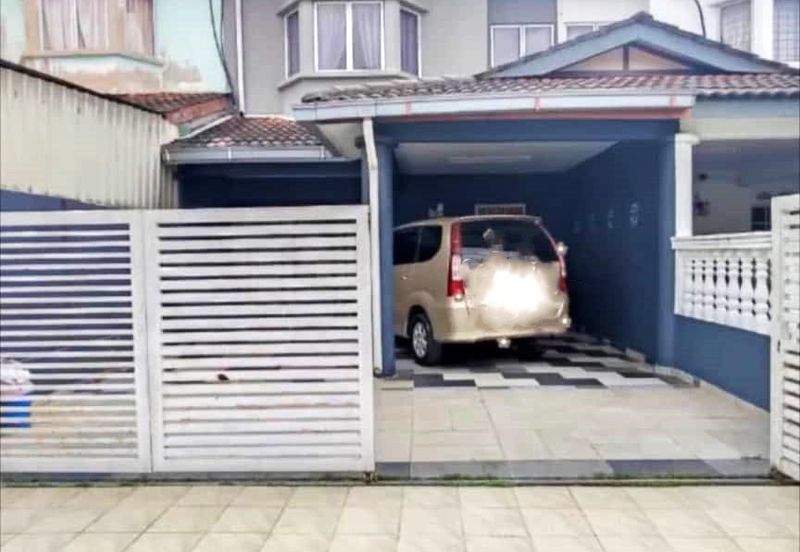 Taman Baiduri, Dengkil