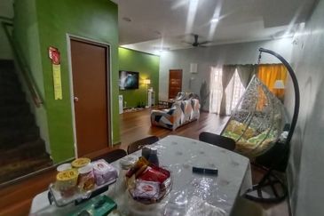 Taman Baiduri, Dengkil