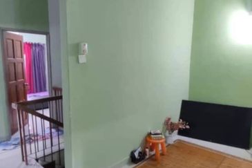 Taman Baiduri, Dengkil