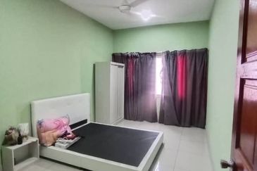 Taman Baiduri, Dengkil